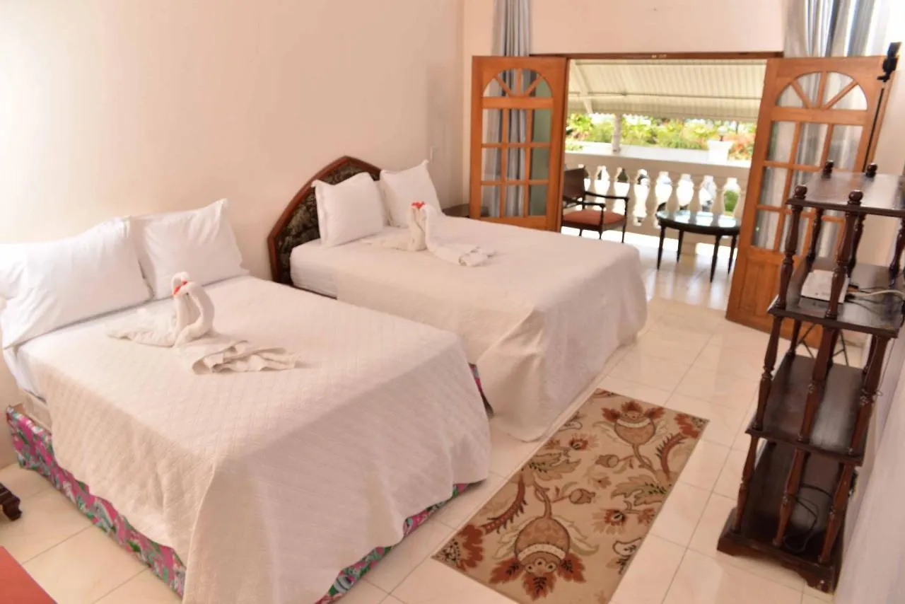 بيت ضيافة Chateau Margarita Ja مونتيغو باي جامايكا