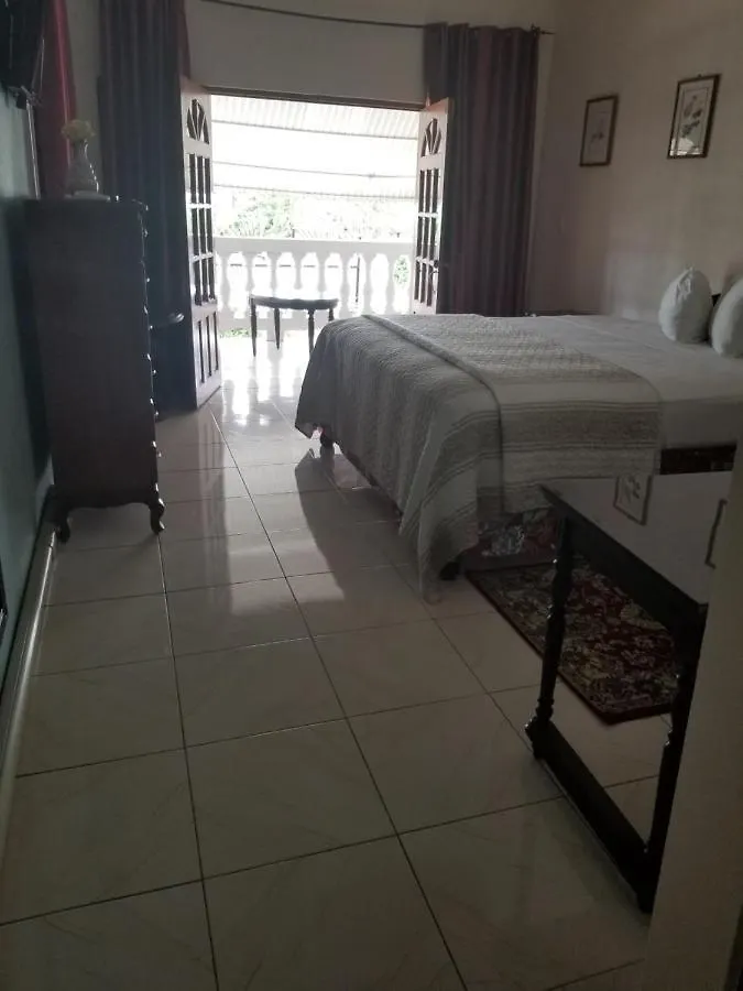 بيت ضيافة Chateau Margarita Ja مونتيغو باي